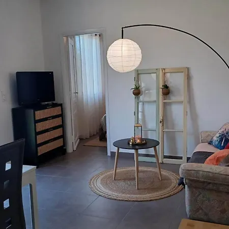 Maison Du Lac. * 比斯卡罗斯