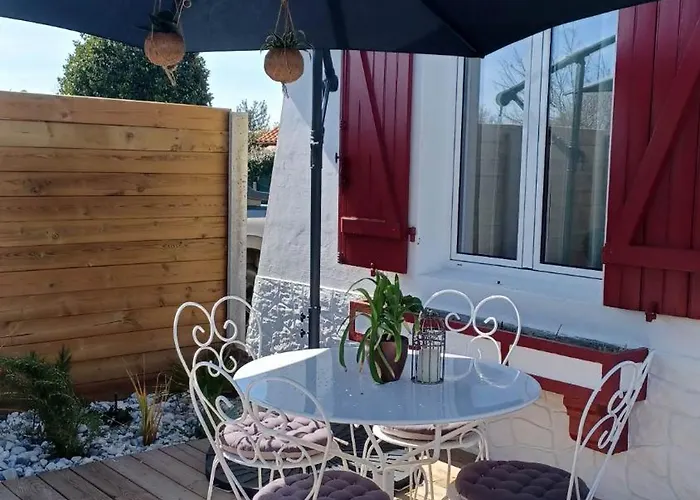 Maison Du Lac. Feriehus